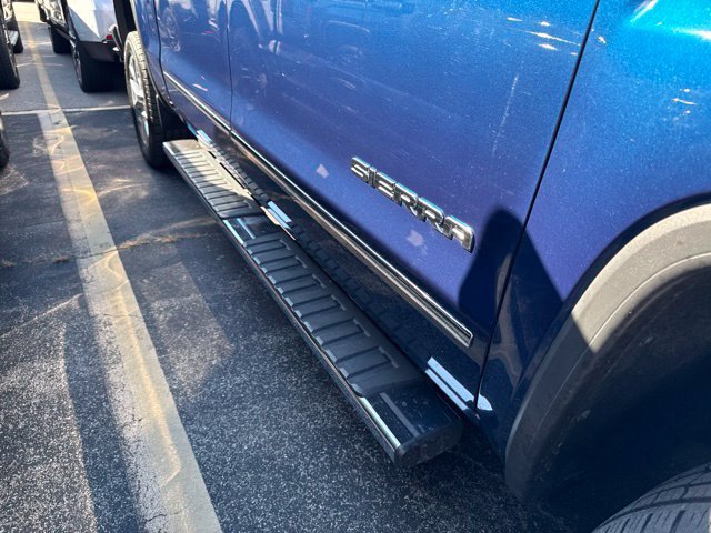 Used 2017 GMC Sierra 1500 SLT w/ SLT Premium Package AWD/4WD image 8