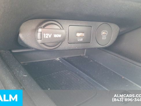 Used 2025 Hyundai Elantra SEL FWD image 11