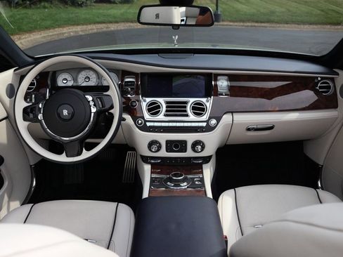 Used 2019 Rolls-Royce Dawn image 4