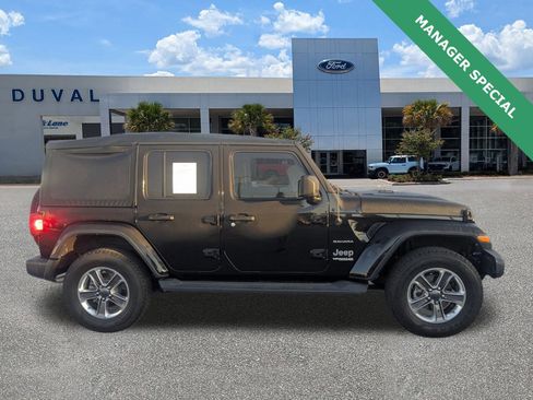 Used 2020 Jeep Wrangler Unlimited Sahara image 3