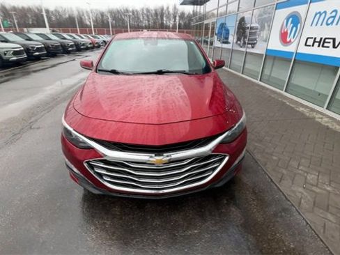 Used 2024 Chevrolet Malibu LT image 3