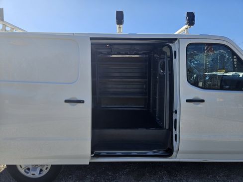 Used 2020 Nissan NV 2500 SV image 22