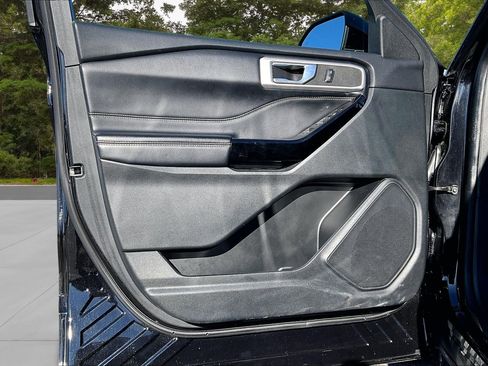 Used 2022 Ford Explorer ST w/ ST Street Pack image 22