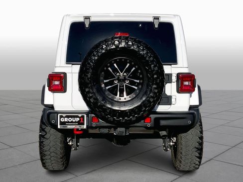 Used 2024 Jeep Wrangler Unlimited Rubicon image 5