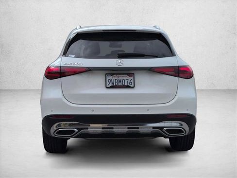 Certified 2025 Mercedes-Benz GLC 300 image 7