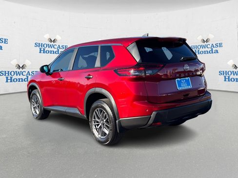 Used 2025 Nissan Rogue S image 5