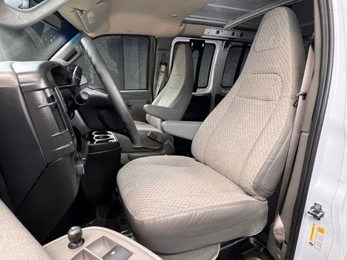 Used 2025 Chevrolet Express 2500 w/ Driver Convenience Package RWD image 4