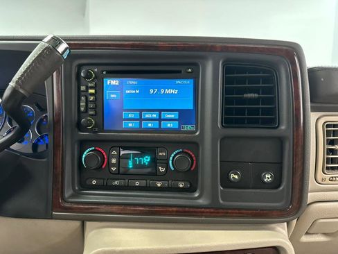 Used 2005 Cadillac Escalade AWD image 49