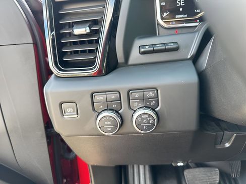 Used 2024 GMC Sierra 2500 AT4 w/ AT4 Premium Plus Package image 29