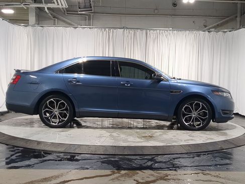 Used 2018 Ford Taurus SHO image 18