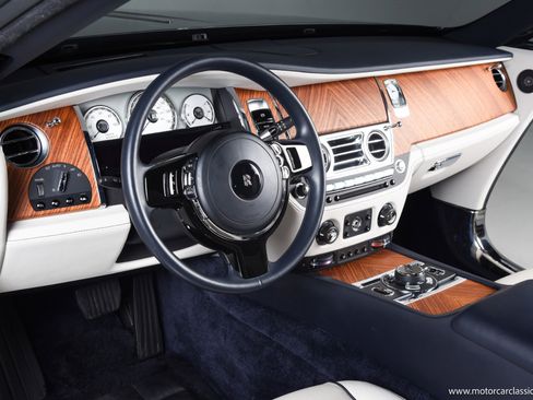 Used 2016 Rolls-Royce Dawn image 27