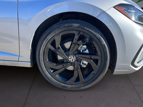 Certified 2025 Volkswagen Jetta SE w/ Sunroof Package image 14