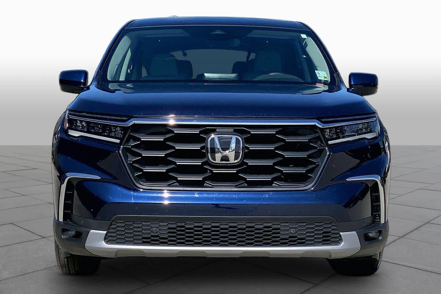 Used 2025 Honda Pilot EX-L image 4