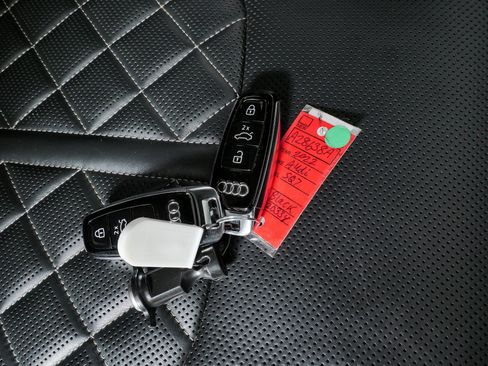 Used 2022 Audi SQ7 Prestige AWD/4WD image 27
