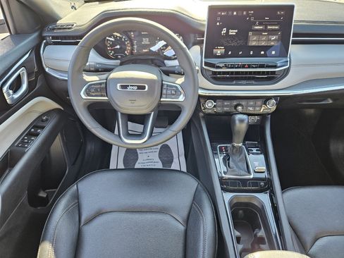 Used 2024 Jeep Compass Limited image 11