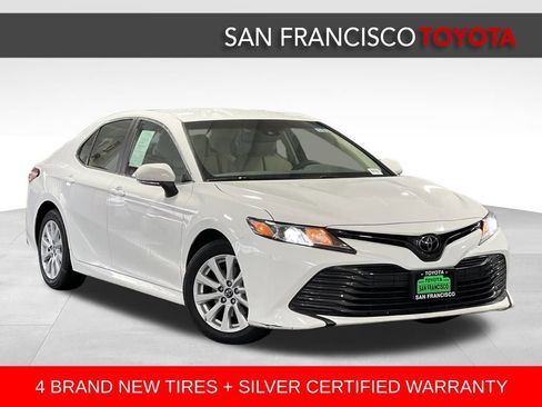 Certified 2018 Toyota Camry LE image 7