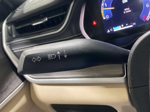 Used 2023 Jeep Grand Cherokee Limited AWD/4WD image 24