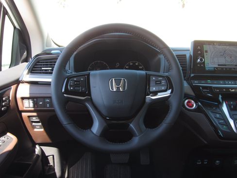 New 2026 Honda Odyssey Touring image 25