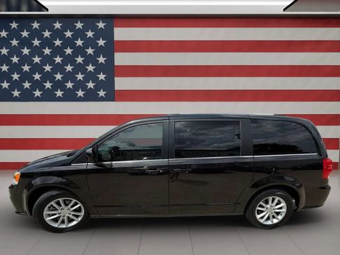 Used 2019 Dodge Grand Caravan SXT FWD image 4