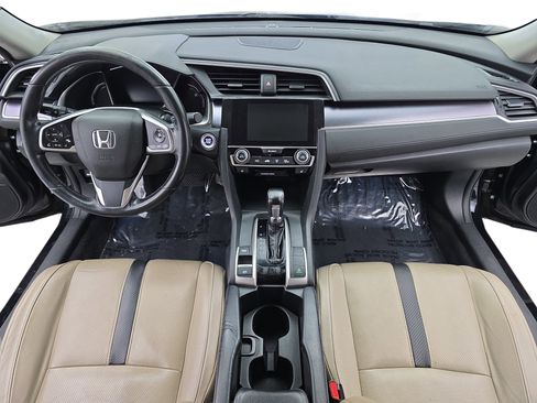 Used 2017 Honda Civic Touring image 9