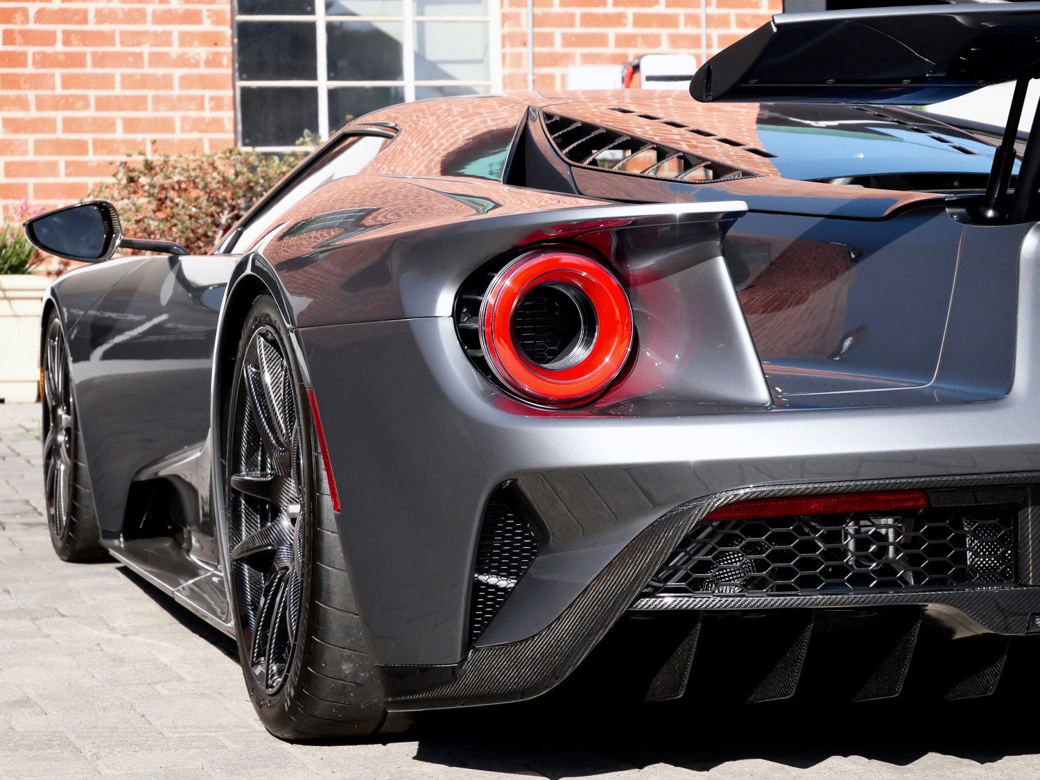 Used 2020 Ford GT Carbon Series RWD image 23