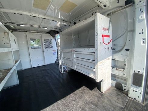 Used 2019 Ford Transit 250 130 Low Roof RWD image 15