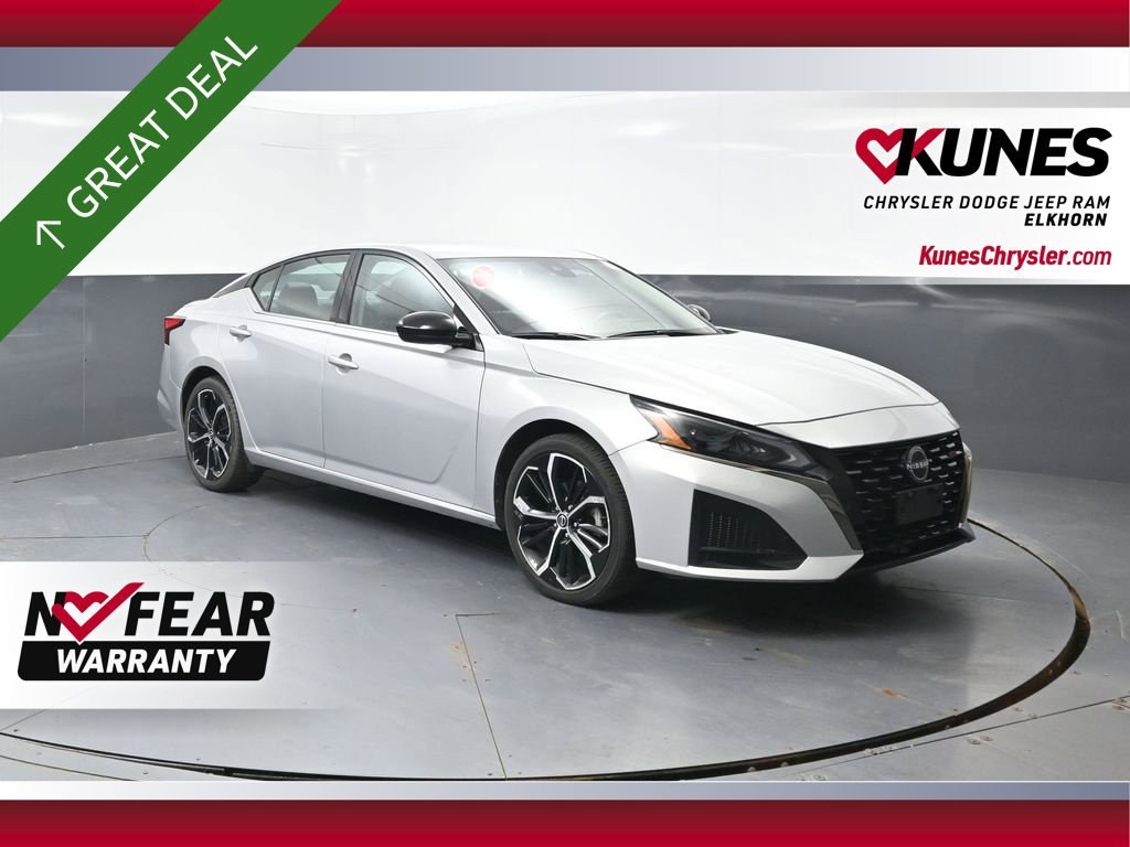 Used 2024 Nissan Altima 2.5 SR FWD image 1