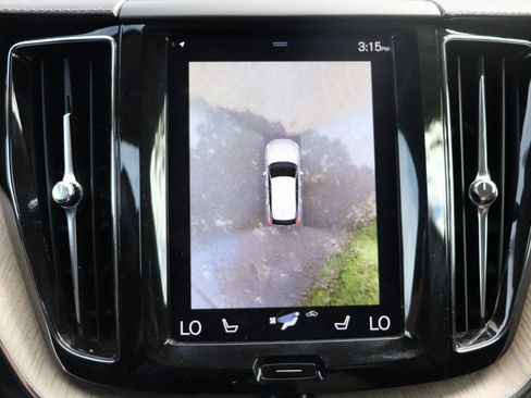 Used 2018 Volvo XC60 T5 Inscription w/ Luxury Seat Package AWD/4WD image 20