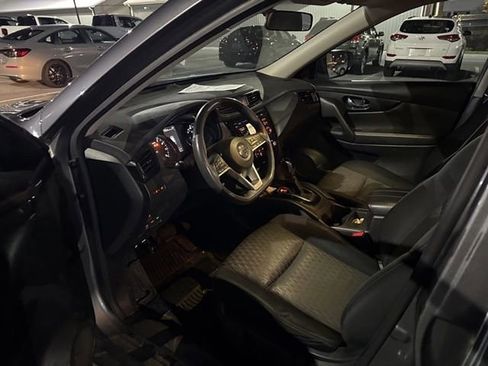 Used 2017 Nissan Rogue S image 9