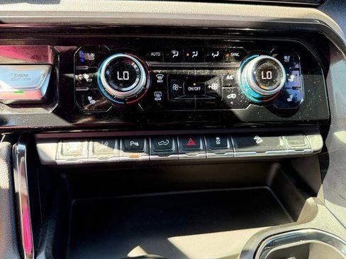 Used 2024 GMC Sierra 2500 AT4 w/ AT4 Premium Plus Package image 19