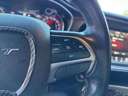 Used 2018 Dodge Challenger SRT Hellcat image 21