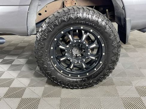 Used 2018 Nissan Titan SV w/ SV Convenience Package AWD/4WD image 30