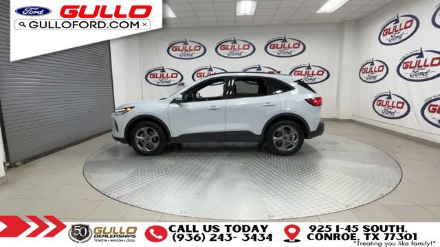 Certified 2025 Ford Escape ST-Line Select AWD/4WD image 5
