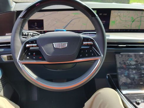 New 2025 Cadillac Escalade IQ Luxury 2 image 15