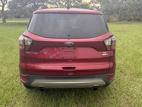 Used 2018 Ford Escape SE w/ Ford Safe & Smart Package AWD/4WD image 5