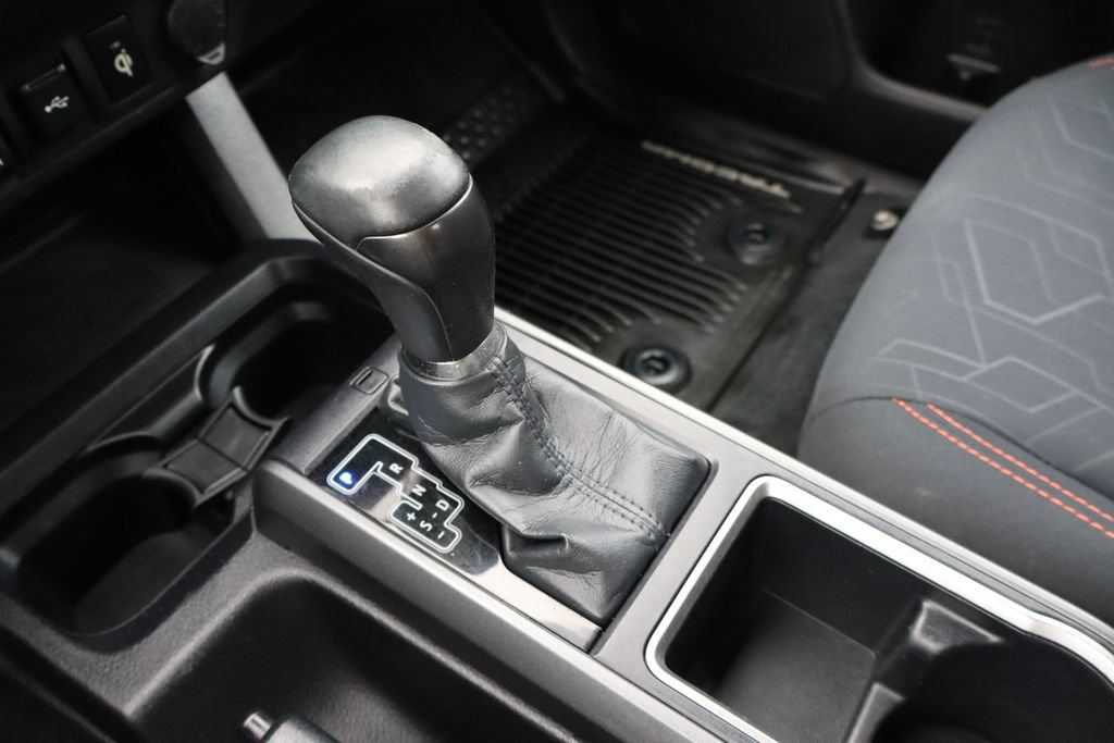 Used 2020 Toyota Tacoma TRD Off-Road AWD/4WD image 10