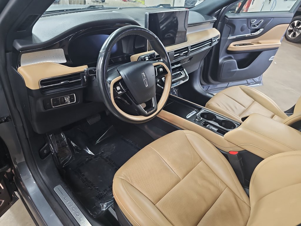 Used 2023 Lincoln Corsair Reserve AWD/4WD image 16