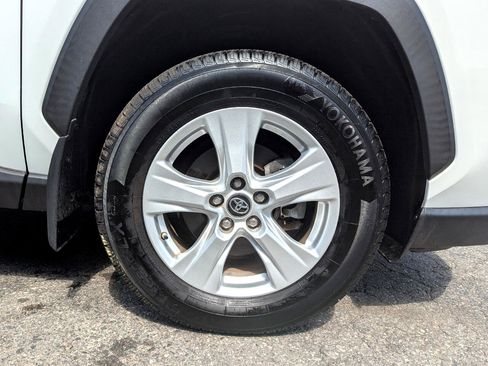 Used 2019 Toyota RAV4 XLE w/ Convenience Package image 58