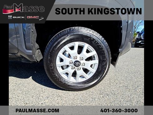 Used 2025 Toyota Tacoma SR5 AWD/4WD image 10