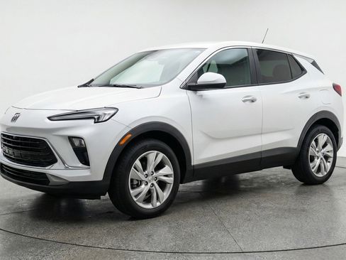 Used 2025 Buick Encore GX Preferred image 3