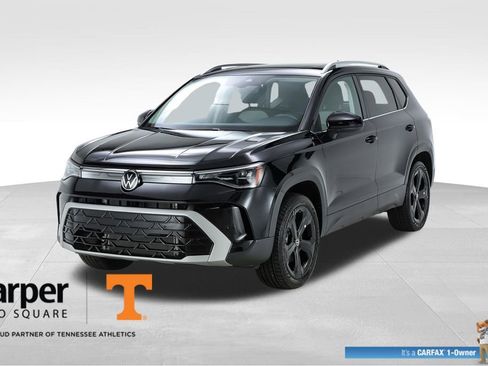 Used 2025 Volkswagen Taos SEL w/ Black Wheel Plus Package AWD/4WD image 1