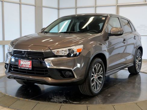 Used 2017 Mitsubishi Outlander Sport ES image 4
