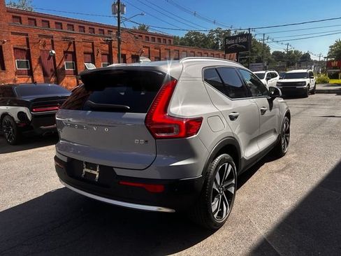 Used 2024 Volvo XC40 B5 Plus w/ Protection Package Premier AWD/4WD image 7