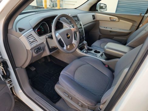 Used 2011 Chevrolet Traverse LT w/ Personal Connectivity Package image 6
