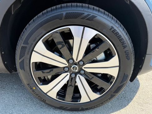 Used 2023 Volvo C40 Recharge Core w/ Climate Package AWD/4WD image 53