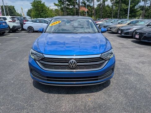 Used 2024 Volkswagen Jetta SE FWD image 8