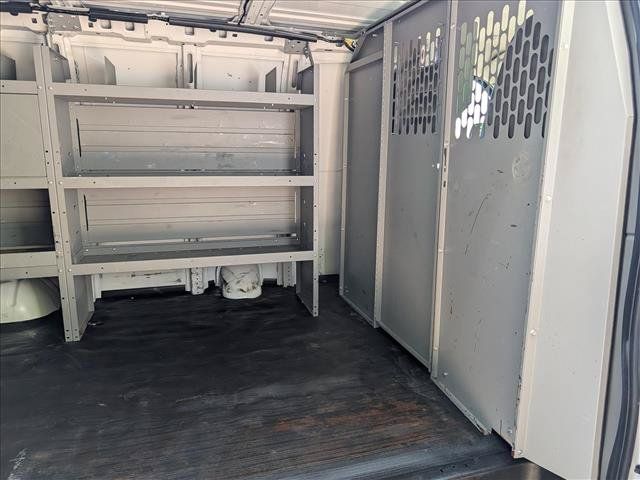 Used 2021 Chevrolet Express 3500 w/ Driver Convenience Package RWD image 15