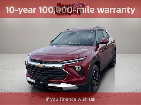 Used 2025 Chevrolet TrailBlazer LT w/ Driver Confidence Package AWD/4WD image 5