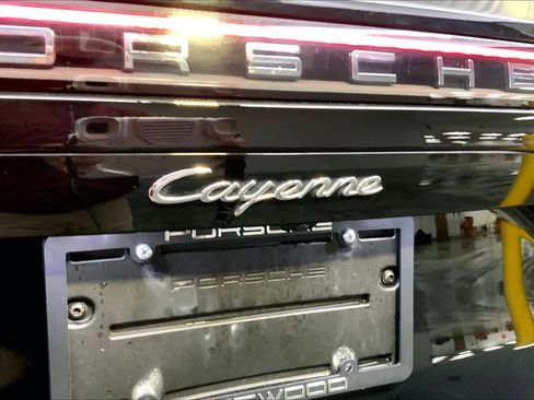 Used 2022 Porsche Cayenne image 65