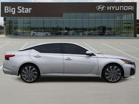 Used 2024 Nissan Altima 2.5 SL FWD image 5